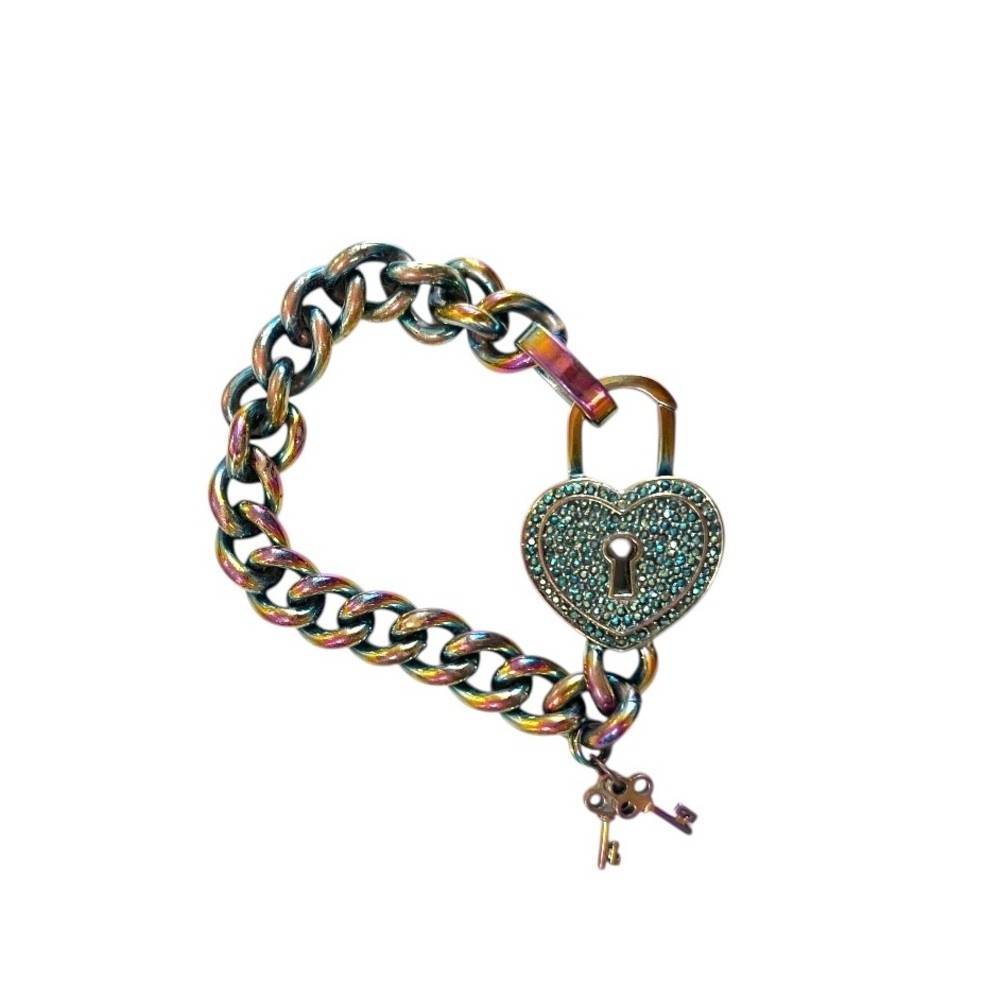 🎉𝐇𝐎𝐒𝐓 𝐏𝐈𝐂𝐊🎉 𝐉𝐔𝐈𝐂𝐘 𝐂𝐎𝐔𝐓𝐔𝐑𝐄 Rare Iridescent Padlock Bracelet 🌈✨ Y2K